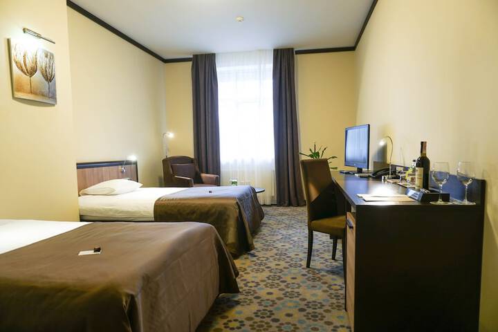 Room 6 of 113