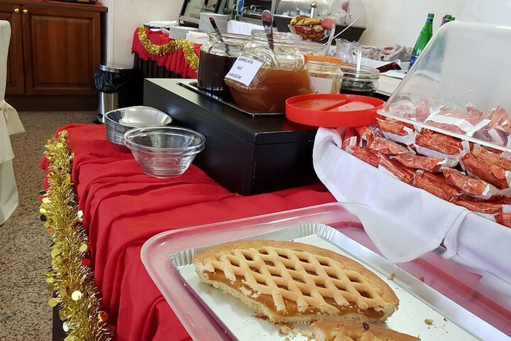 Breakfast/Coffee Service 10 of 16
