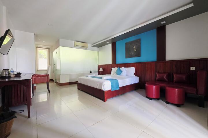 Room 9 of 34