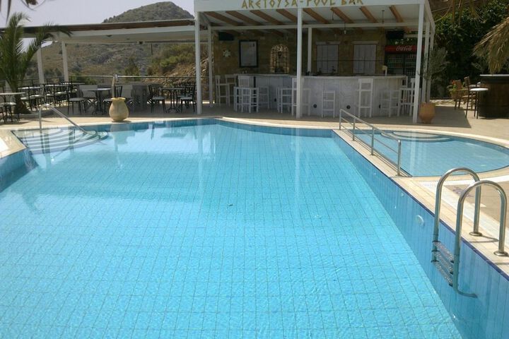Pool 24 of 40