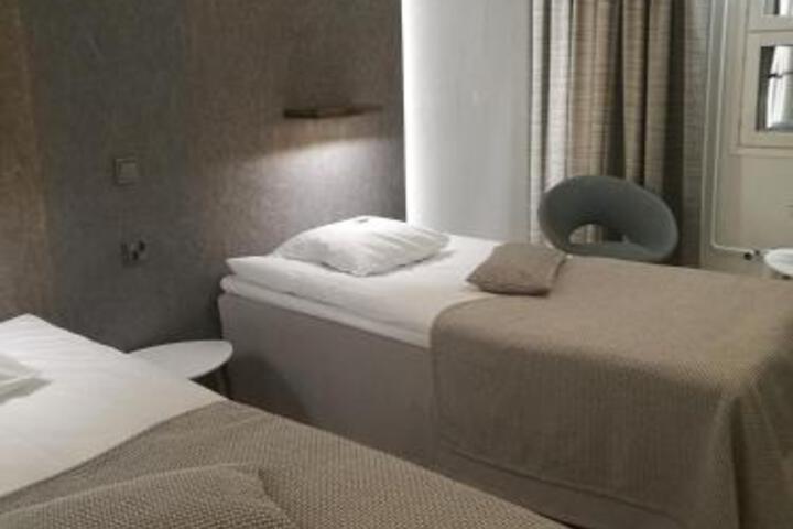 Room 25 of 27