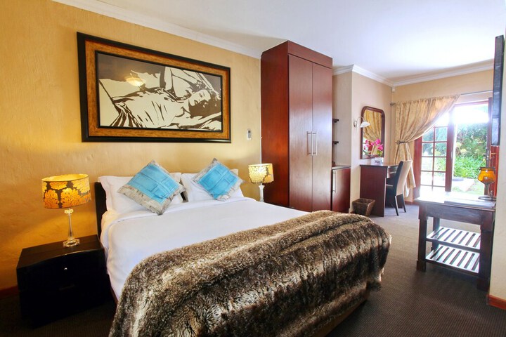 Room 6 of 36