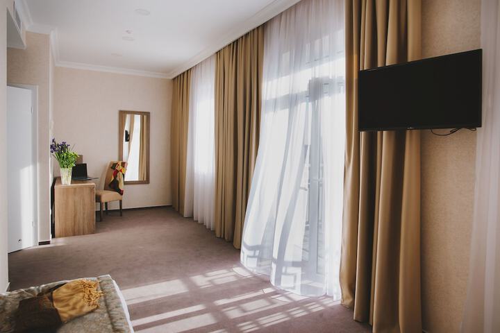 Room 37 of 70