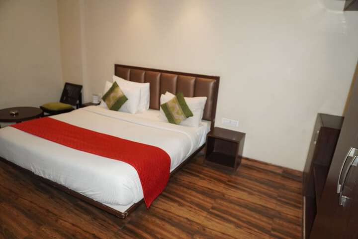 Room 3 of 25