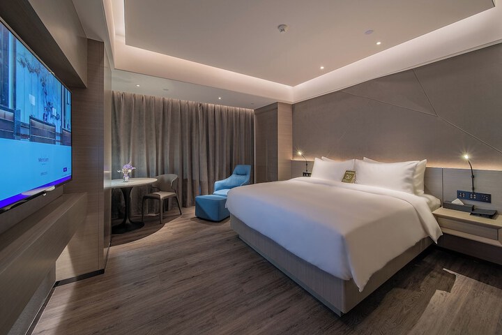 Room 4 of 39