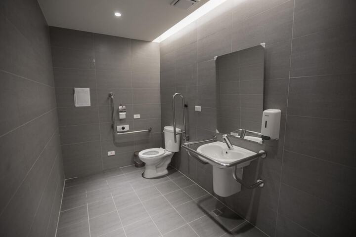 Room 20 of 37
