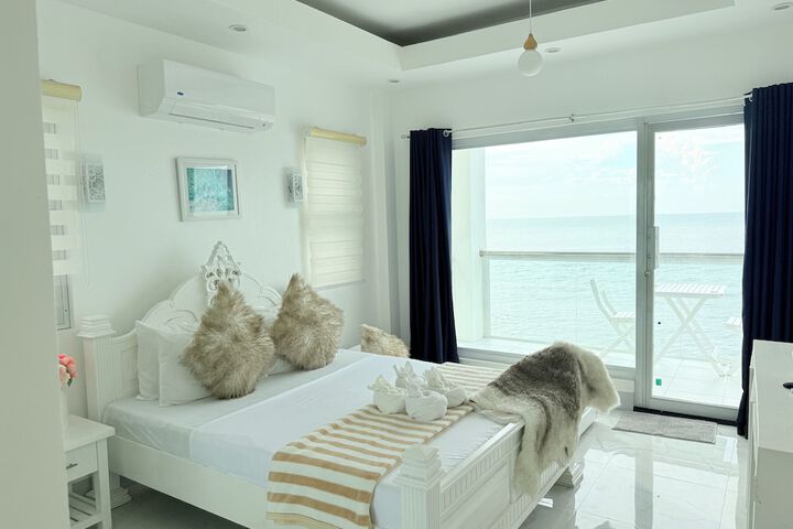 Room 10 of 108