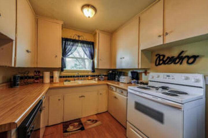 Room 43 of 61