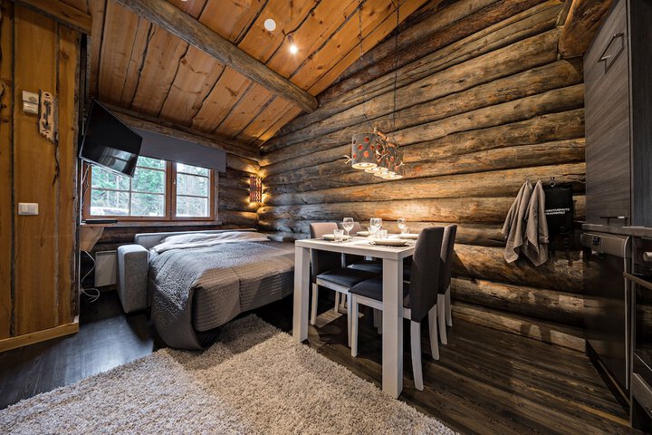 Room 8 of 13