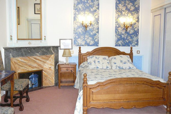 Room 9 of 46