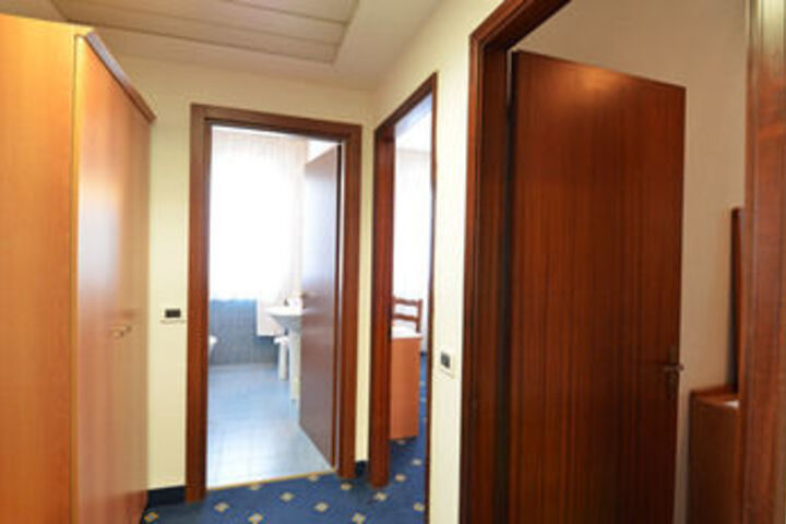Room 34 of 50