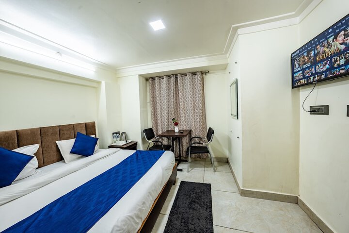Room 5 of 14