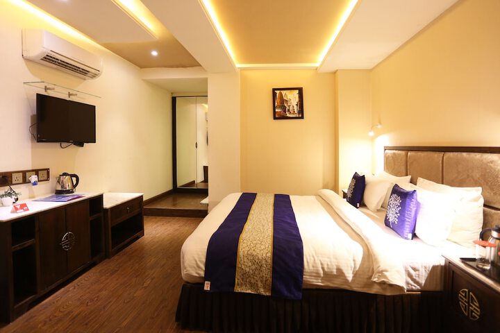 Room 7 of 32