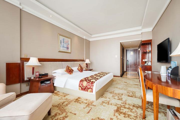 Room 5 of 41