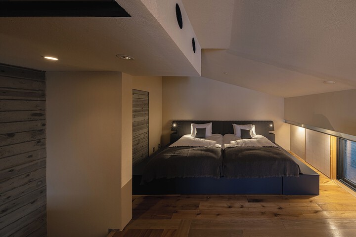 Room 3 of 66
