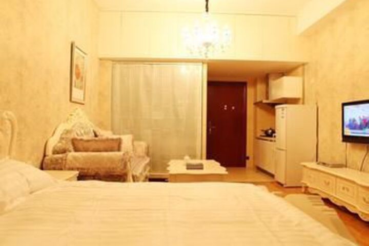 Room 6 of 42