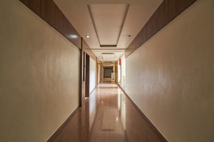 Ballroom/Hall 22 of 23