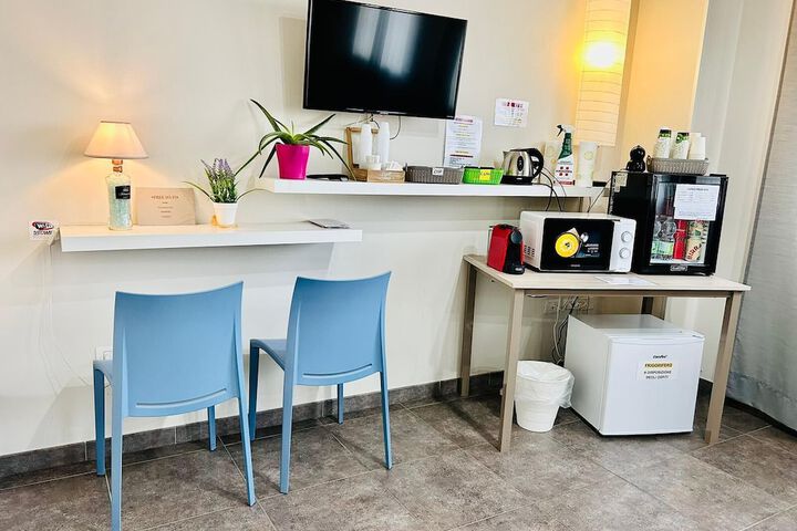 Room 12 of 20
