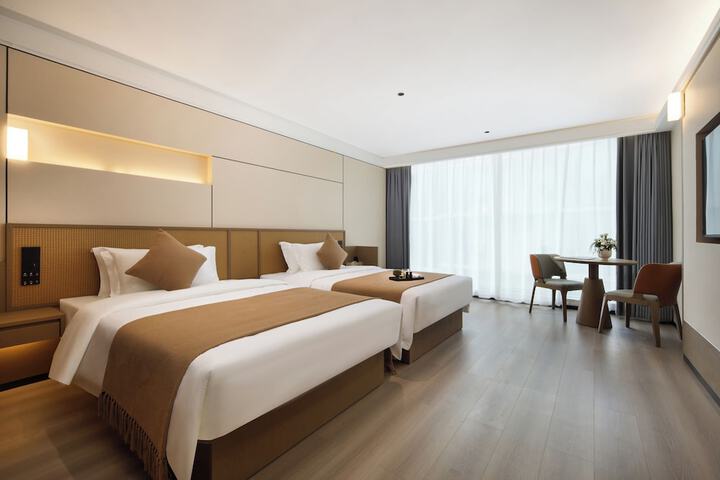 Room 10 of 73