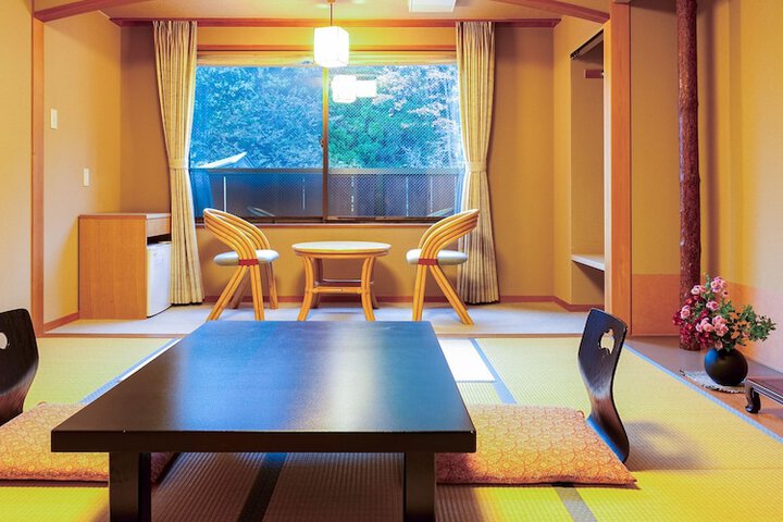 Room 6 of 22
