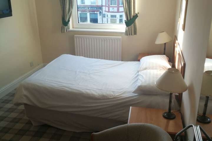 Room 10 of 36