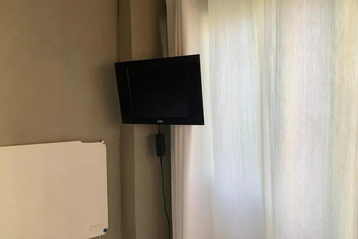 Room 2 of 9