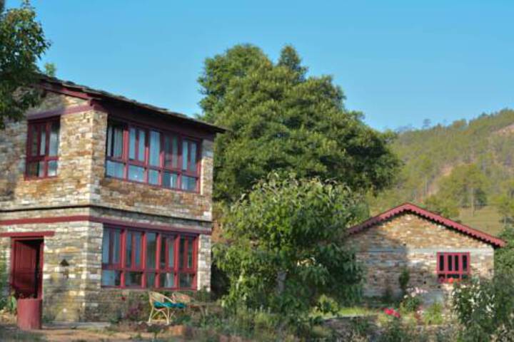 Itmenaan Estate Binsar Himalayas