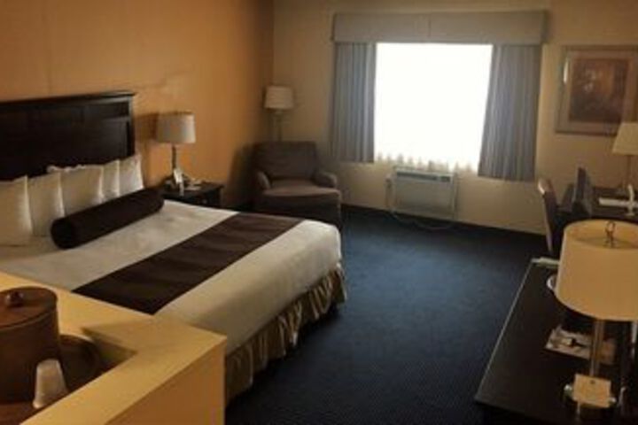 Room 8 of 13