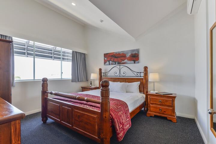 Room 40 of 84