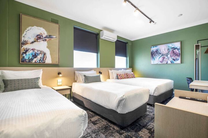 Room 33 of 67