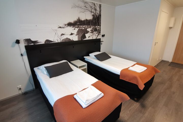 Room 15 of 32