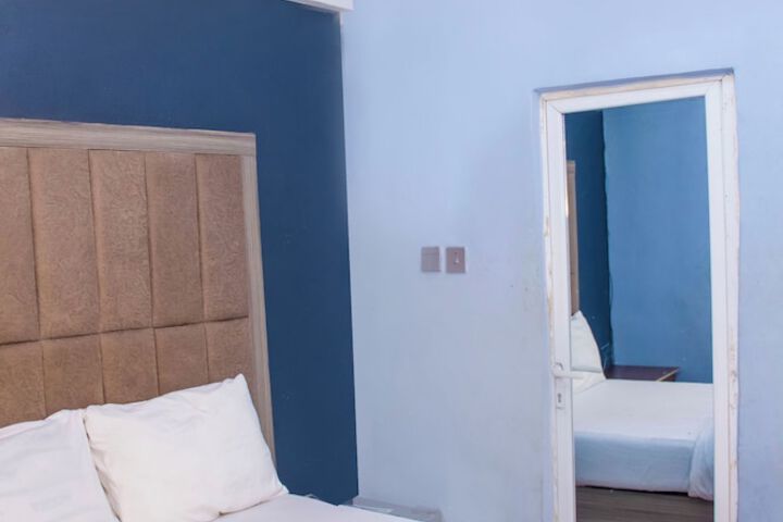 Room 17 of 43