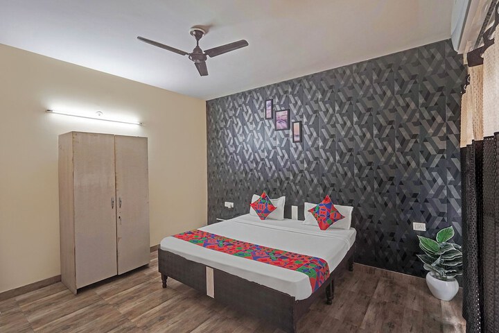 Room 18 of 32