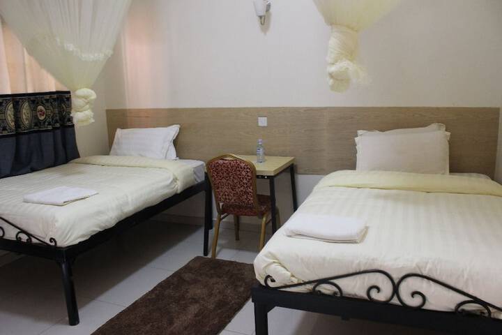 Room 5 of 25