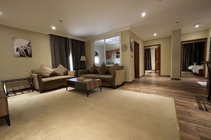 Room 14 of 34