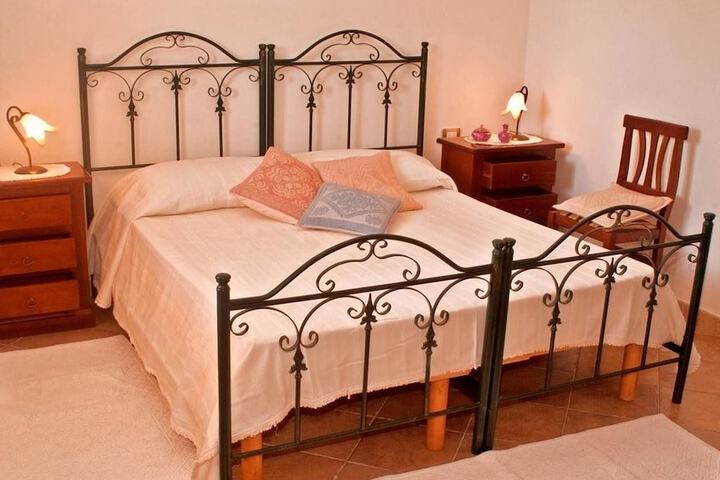 Room 2 of 24