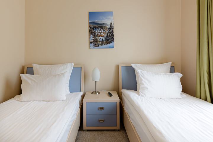 Room 93 of 262