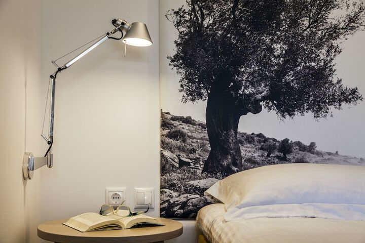 Room 9 of 95