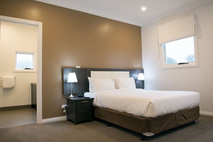 Room 4 of 55