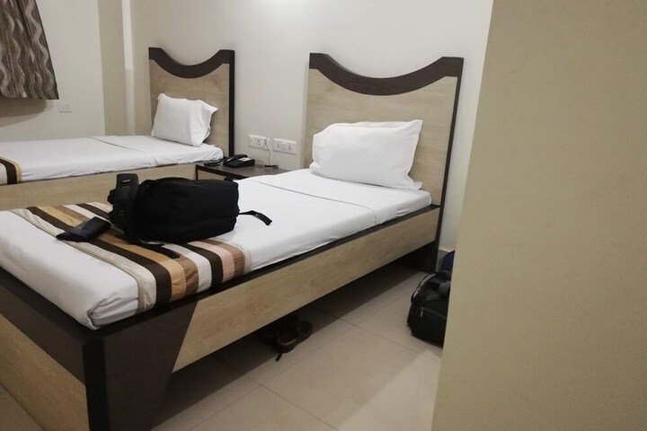 Room 12 of 19
