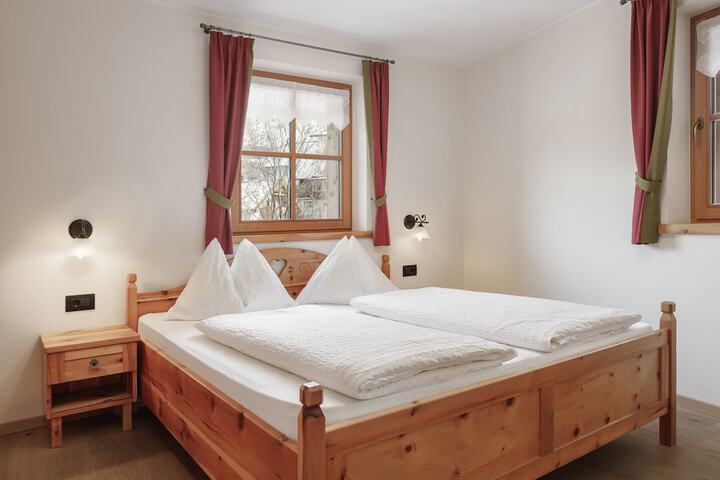 Room 6 of 35