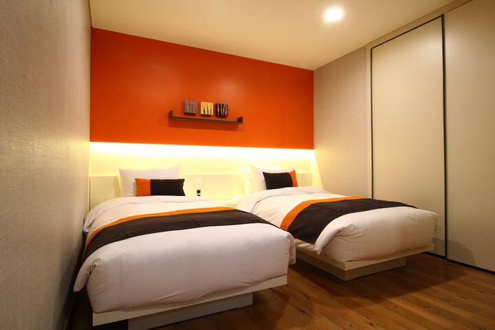 Room 16 of 49