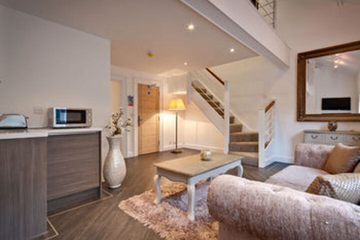 Room 10 of 14