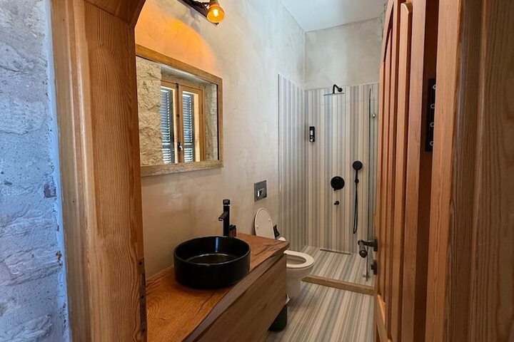 Room 17 of 31