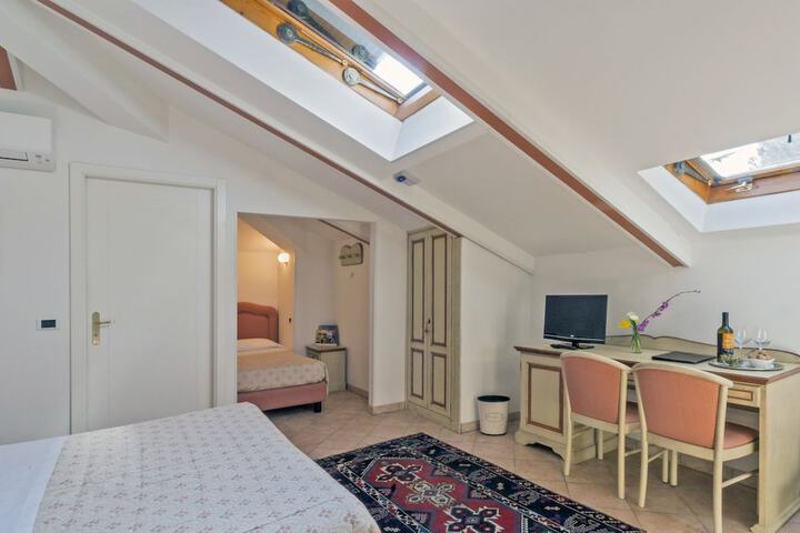 Room 4 of 71
