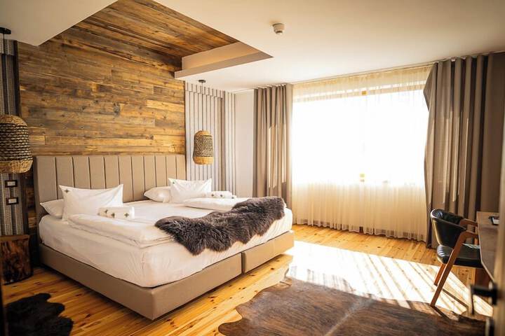 Room 33 of 55
