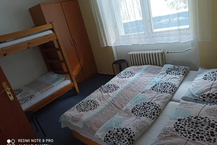 Room 2 of 8