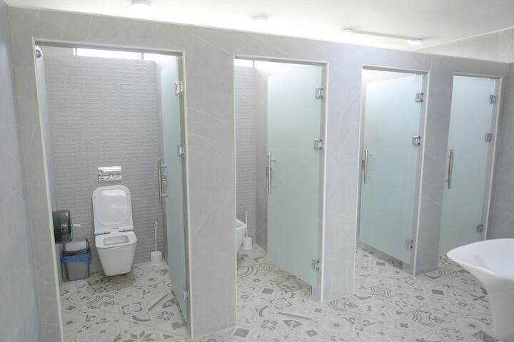 Room 17 of 46