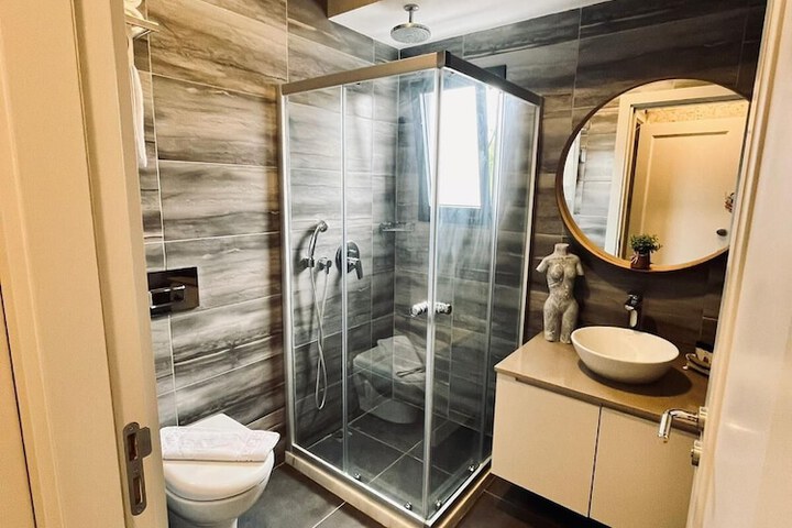 Room 21 of 30