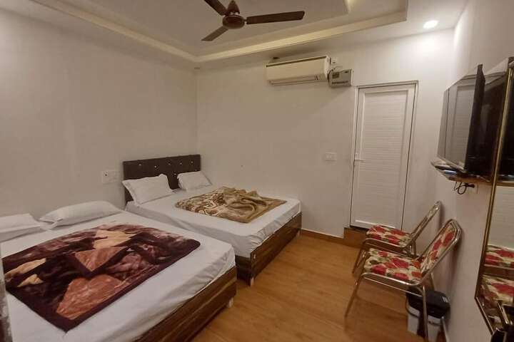 Room 6 of 78